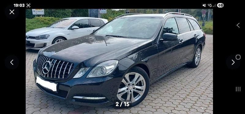 Gebraucht Mercedes E220 Avantgarde 170 PS (125 kW) 2012 Schwarz Limousine