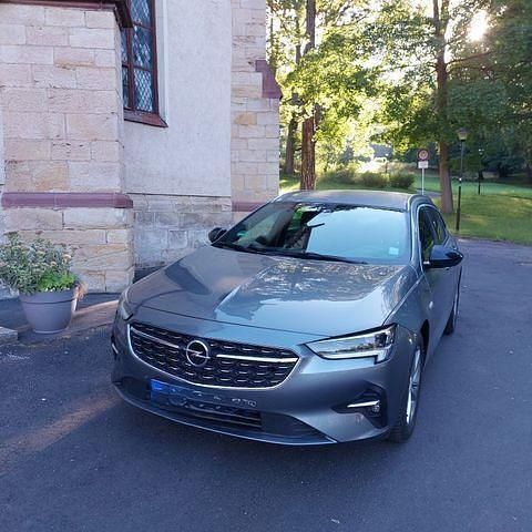 Licht grau metallic (metallic) Gebraucht 2020 Opel Insignia Elegance Kombi | 21.900 € (Fairer Preis) - Bild 1/4