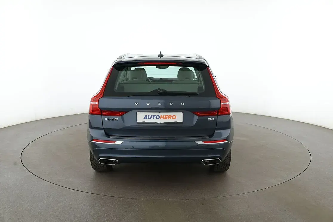 Gebraucht Volvo XC60 Inscription 197 PS (144 kW) 2021 Blau SUV