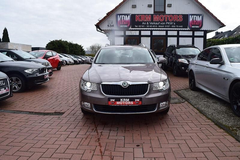 Gebraucht Skoda Superb 160 PS (117 kW) 2012 Grau Kombi