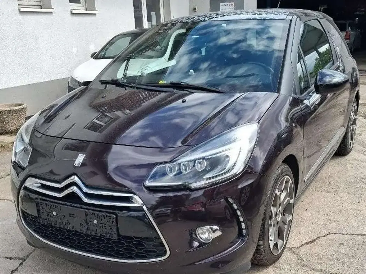 Gebraucht Citroën DS3 Sport Chic 165 PS (121 kW) 2015 Whisper+schwarz onyx/metallic Kleinwagen
