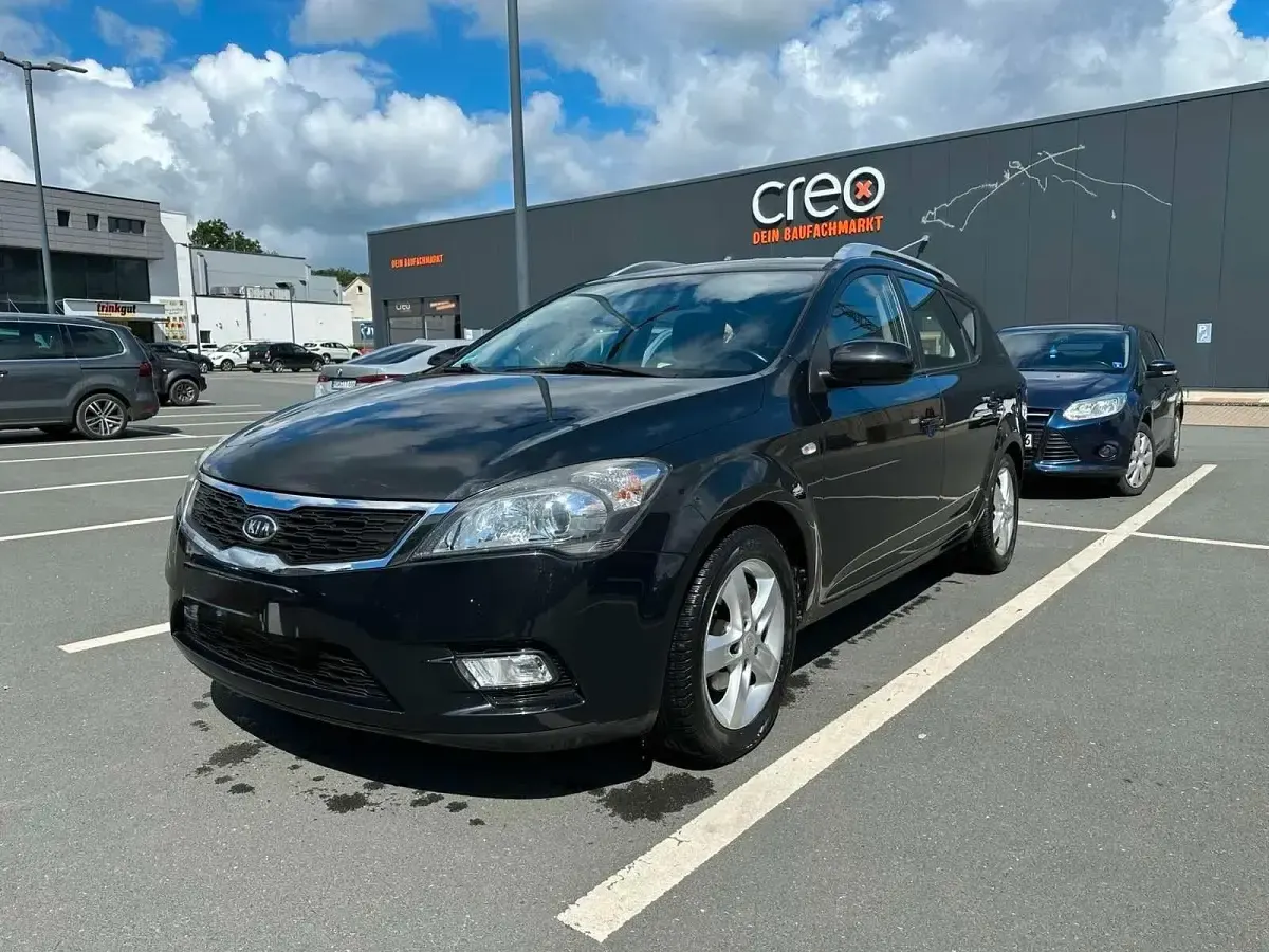 Gebraucht Kia Ceed 125 PS (91 kW) 2010 Schwarz Kleinwagen