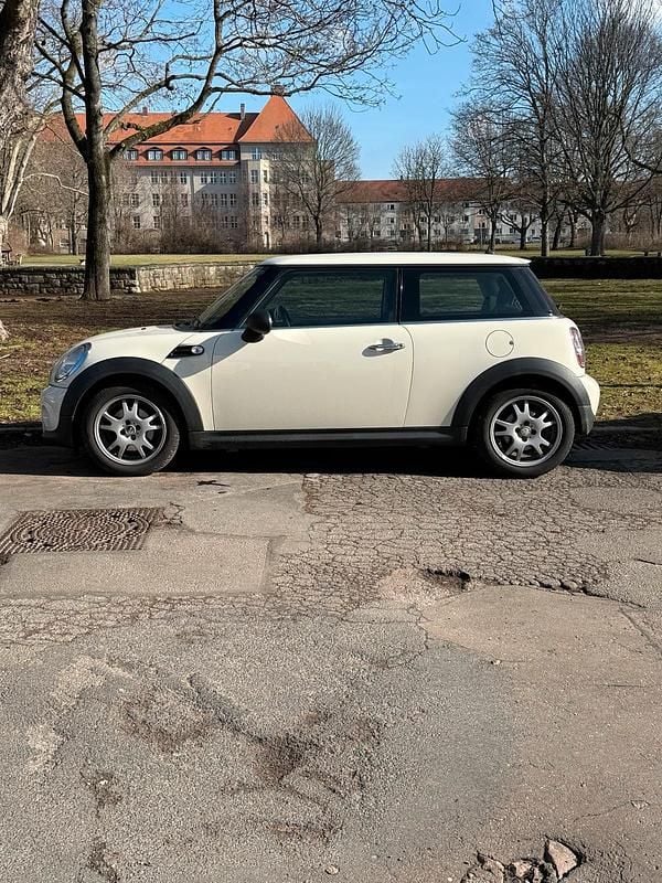 Second-hand Mini Cooper 2011 Hatchback