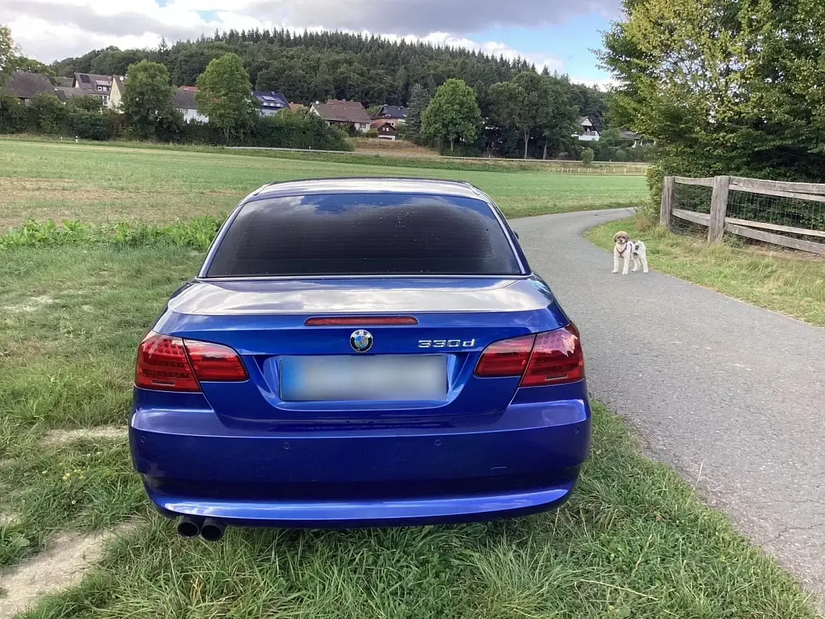 Gebraucht BMW 330 180 PS (132 kW) 2009 Blau Cabrio
