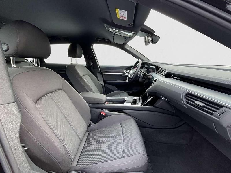 Gebraucht Audi e-tron Basis 300 kW (408 PS) 2022 Schwarz SUV