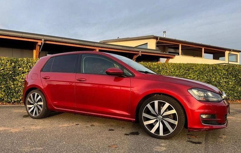 Rot Gebraucht 2013 VW Golf Highline Limousine | 9.950 € (Fairer Preis) - Bild 1/4