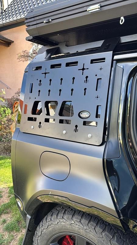 Gebraucht Land Rover Defender SE Dynamic 300 PS (220 kW) 2023 Schwarz SUV