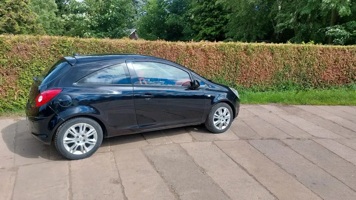Gebraucht Opel Corsa 90 PS (66 kW) 2008 Schwarz Kleinwagen