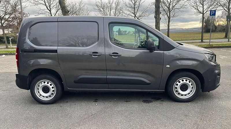 Gebraucht Peugeot Partner 131 PS (96 kW) 2019 Lackierung platiniumgrau Van / Kleinbus