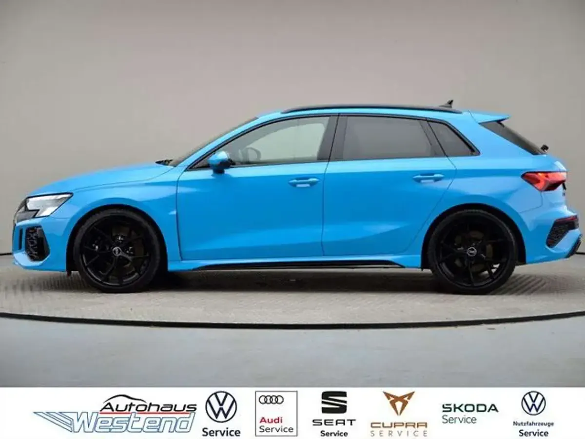 Gebraucht Audi RS3 Sport 400 PS (294 kW) 2022 Elwood blue Limousine