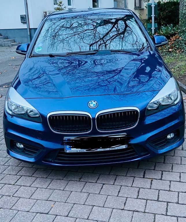 Blau Gebraucht 2015 BMW 218 Active Tourer Van / Kleinbus | 10.500 € (Guter Preis) - Bild 1/4