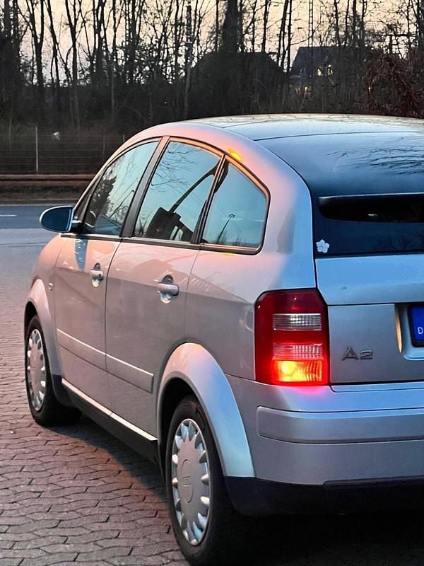 Gebraucht Audi A2 75 PS (55 kW) 2001 Silber Kleinwagen