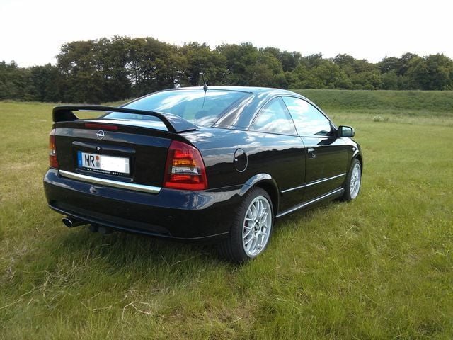 Gebraucht Opel Astra 200 PS (147 kW) 2002 Schwarz metallic Coupé