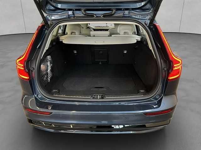 Gebraucht Volvo V60 145 PS (106 kW) 2024 Kombi