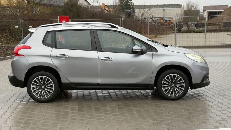 Gebraucht Peugeot 2008 Active 120 PS (88 kW) 2014 Grau SUV