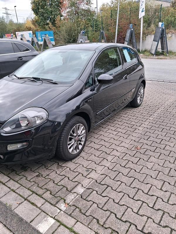 Schwarz Gebraucht 2011 Fiat Grande Punto Kleinwagen | 3.300 € (Fairer Preis) - Bild 1/4