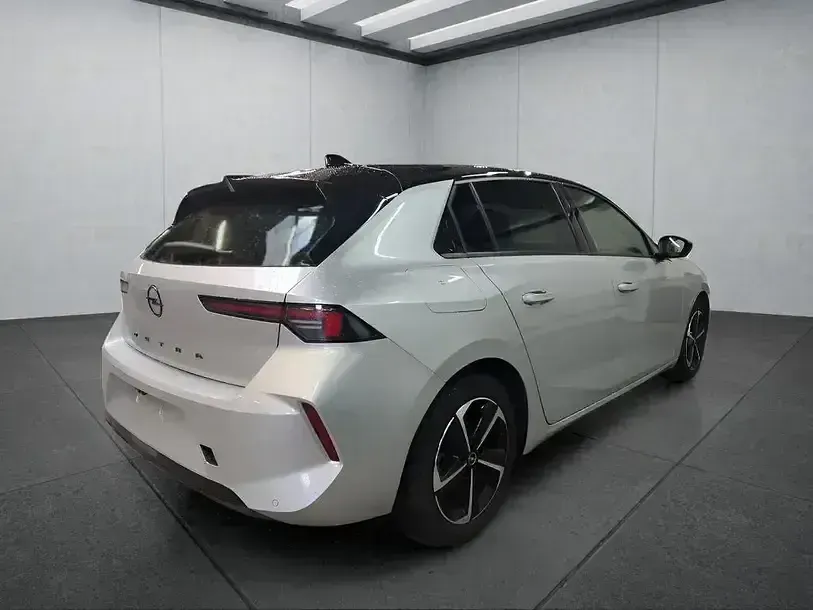 Gebraucht Opel Astra 131 PS (96 kW) 2025 Grau Kleinwagen