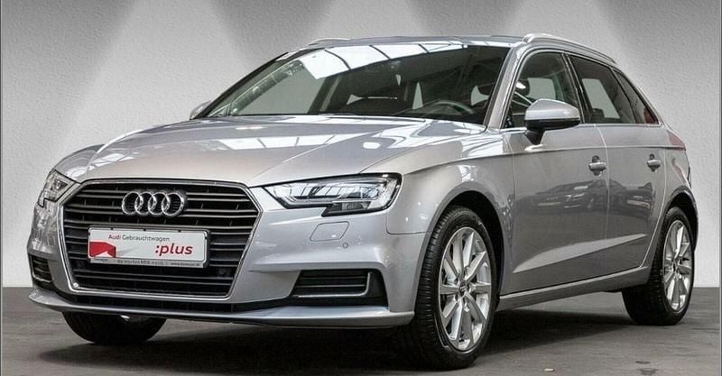 Gebraucht Audi A3 S-Line 131 PS (96 kW) 2020 Silber Limousine