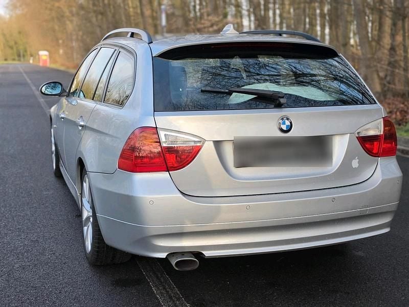 Gebraucht BMW 318 143 PS (105 kW) 2008 Silber Kombi