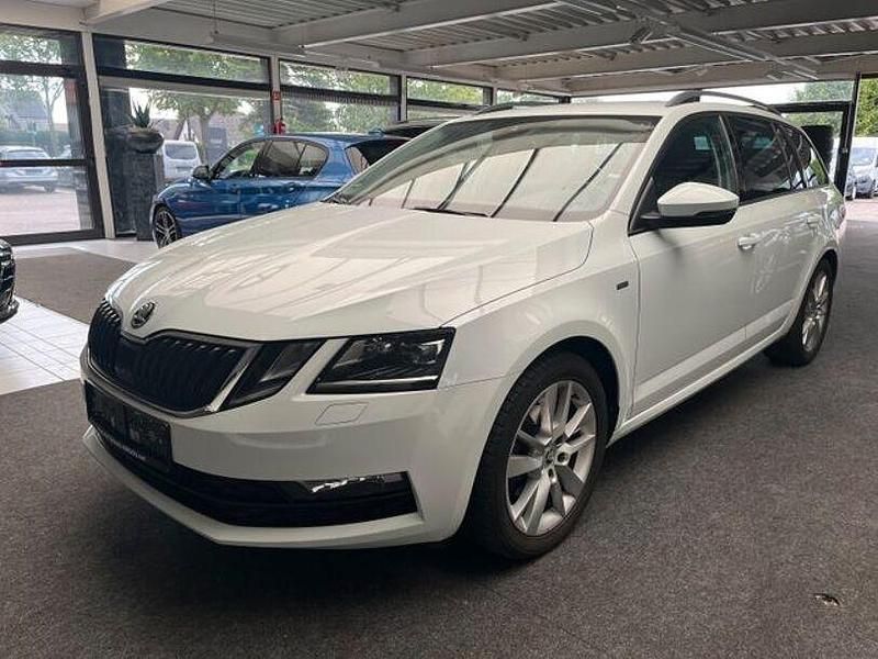 Weiß Gebraucht 2018 Skoda Octavia Clever Kombi | 16.990 € (Fairer Preis) - Bild 1/4