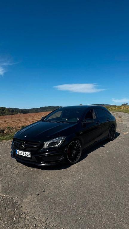 Schwarz Gebraucht 2016 Mercedes CLA45 AMG Shooting Brake AMG Kombi | 24.000 € (Guter Preis) - Bild 1/4