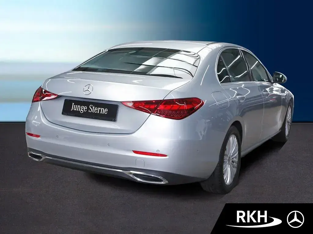 Gebraucht Mercedes C180 170 PS (125 kW) 2025 Silber Limousine