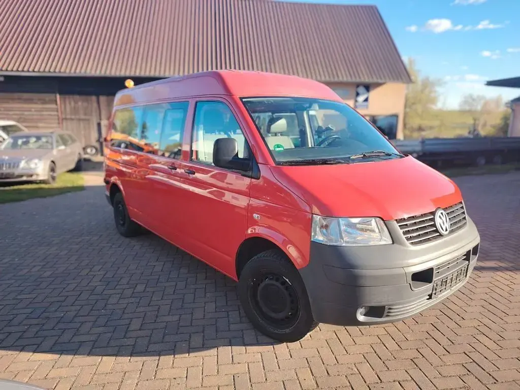 Używany VW T5 102 KM (75 kW) 2008 Czerwony Van