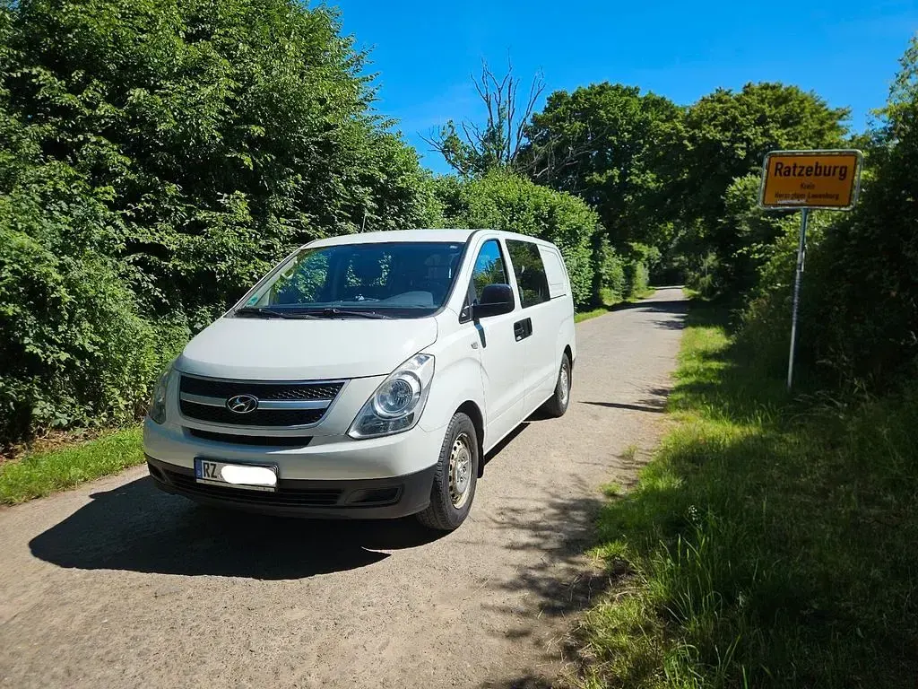 Gebraucht Hyundai H-1 110 PS (80 kW) 2010 Weiß Van / Kleinbus