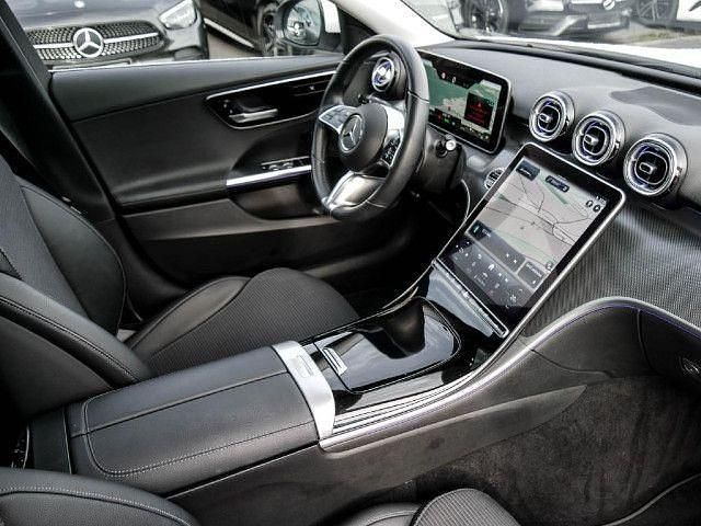 Gebraucht Mercedes C300e Avantgarde 313 PS (230 kW) 2022