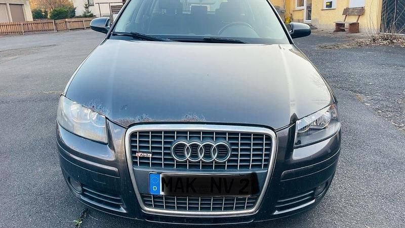 Grau Gebraucht 2005 Audi A3 Sportback Ambition Limousine | 1.300 € (Superpreis) - Bild 1/4