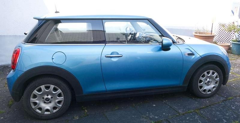 Usata Mini ONE 102 CV (75 kW) 2017 Blu Utilitaria