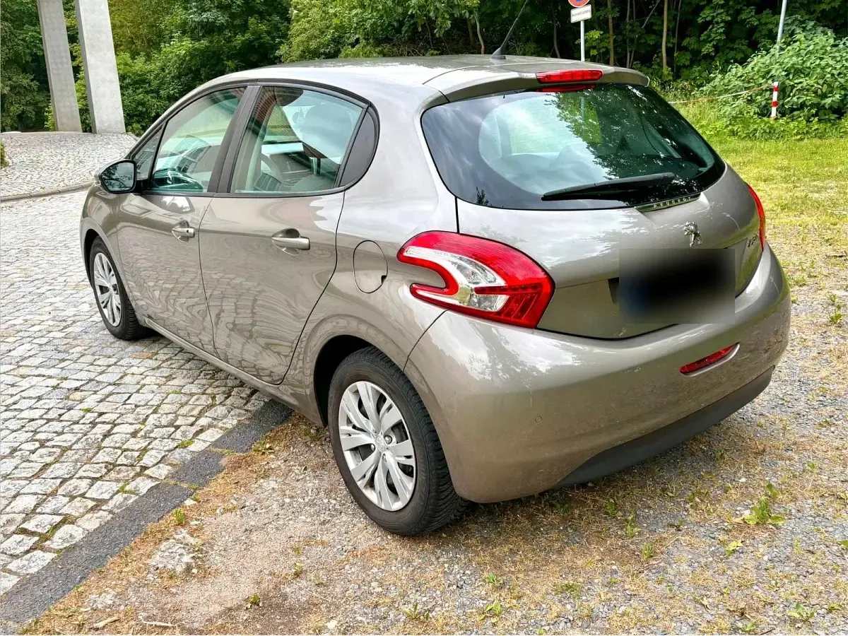 Gebraucht Peugeot 208 95 PS (69 kW) 2013 Grau Kleinwagen