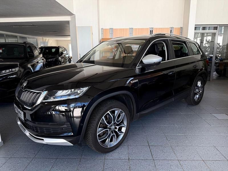 Schwarz Gebraucht 2018 Skoda Kodiaq Scout 4x4 SUV | 31.950 € (Teuer) - Bild 1/4