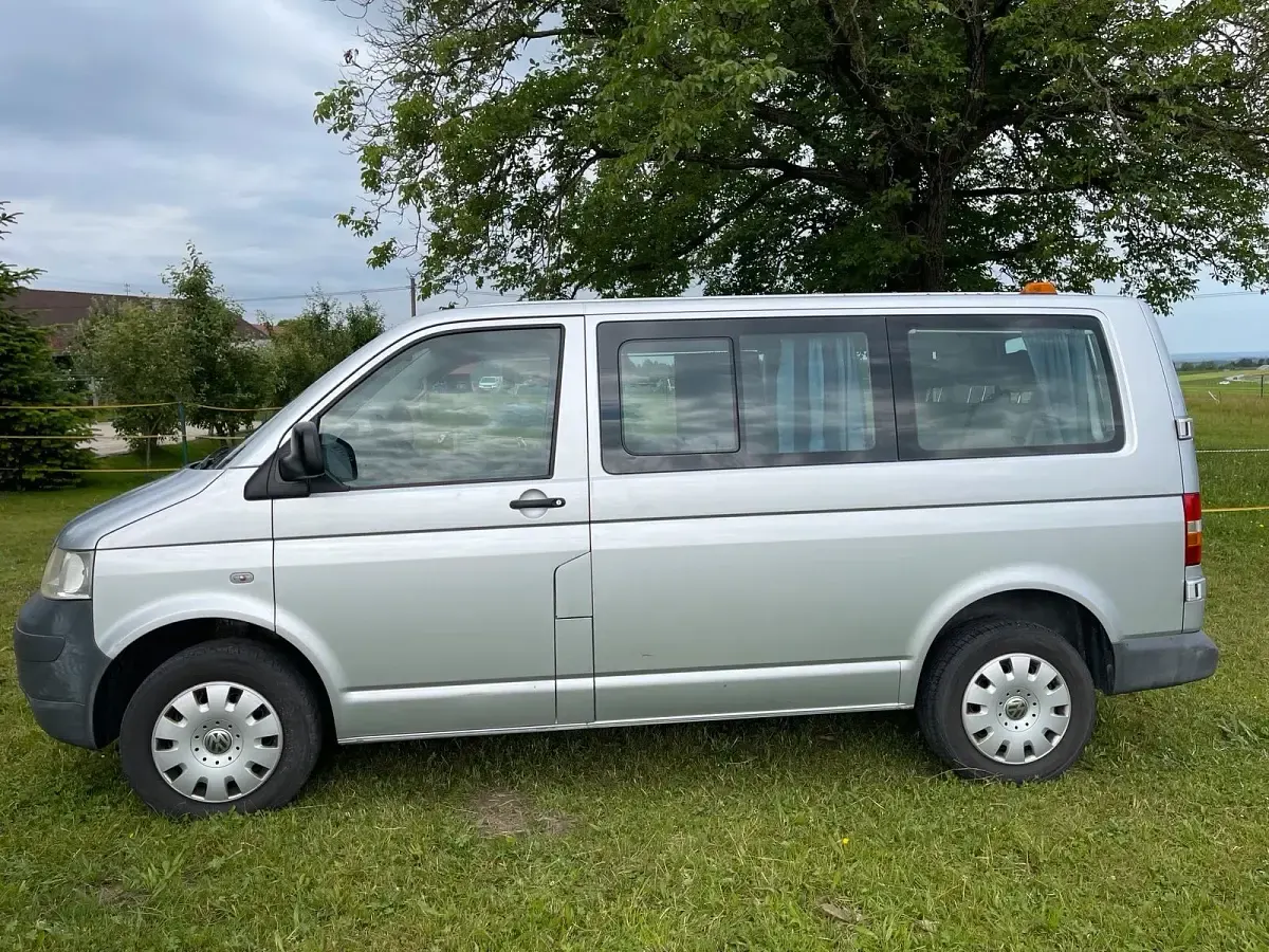 Gebraucht VW Caravelle 131 PS (96 kW) 2008 Silber Van