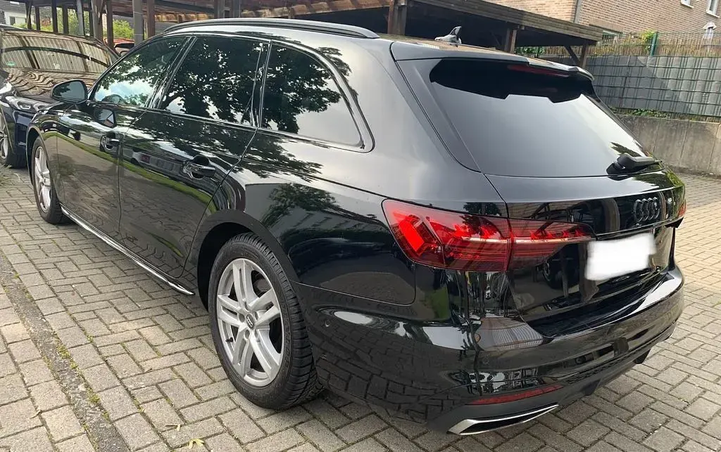 Occasion Audi A4 S-Line 204 ch (150 kW) 2023 Noir Berline