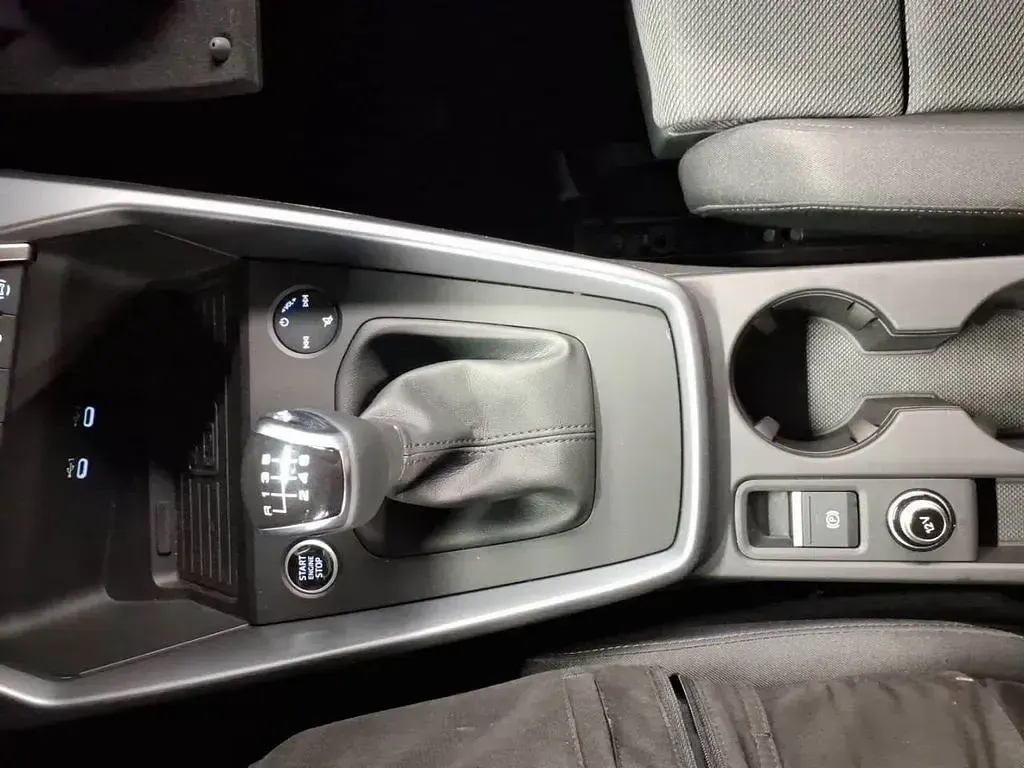 Gebraucht Audi A3 S-Line 116 PS (85 kW) 2025 Daytonagrau perleffekt (metallic) Limousine