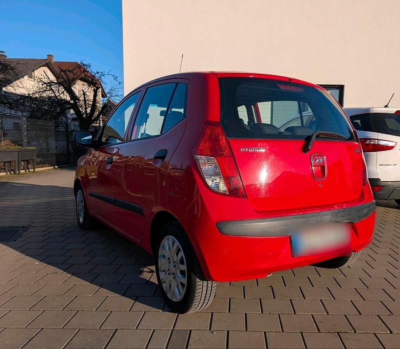 Gebraucht Hyundai i10 49 PS (36 kW) 2010 Rot Kleinwagen