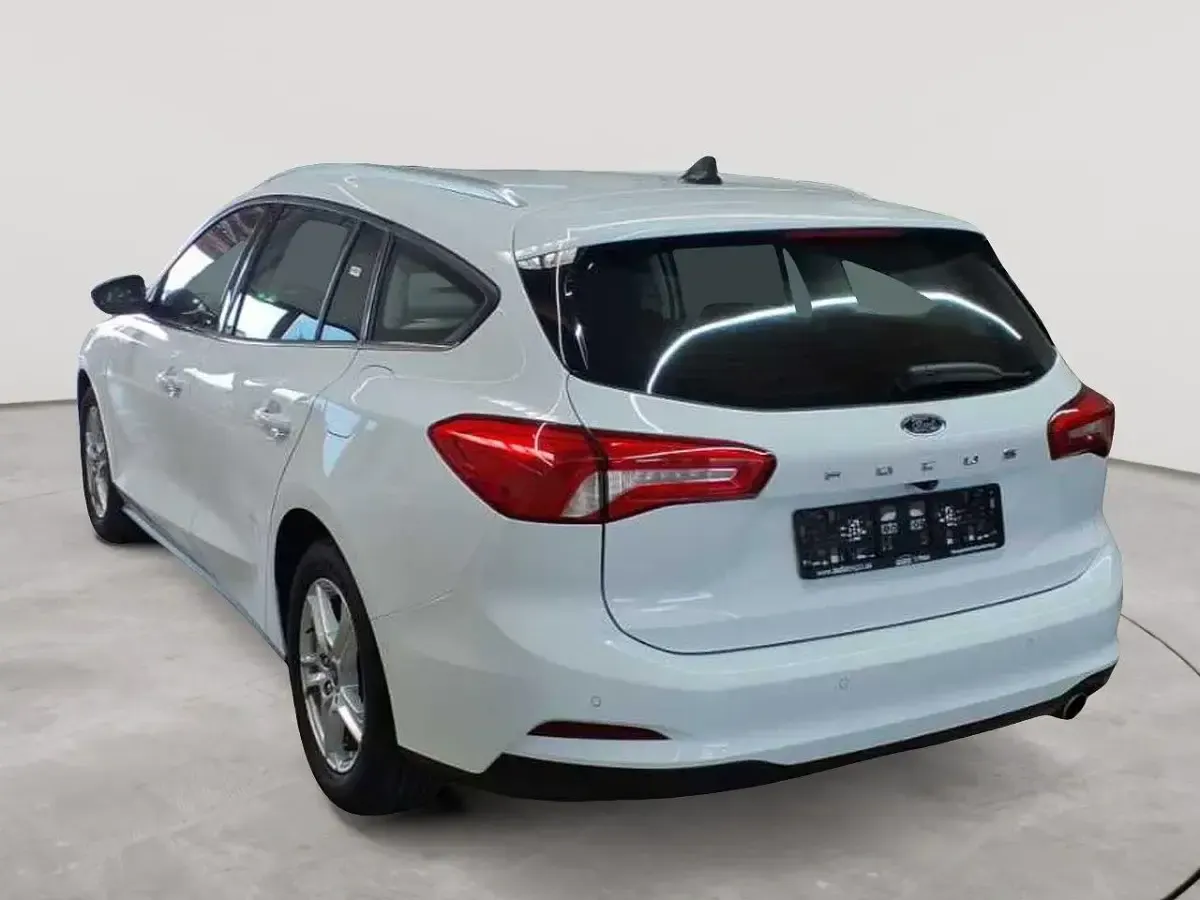 Gebraucht Ford Focus Cool & Connect 120 PS (88 kW) 2021 Weiß Kombi