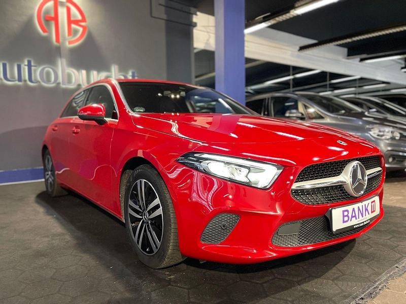Gebraucht Mercedes A200 Progressive 163 PS (119 kW) 2019 Rot Kleinwagen