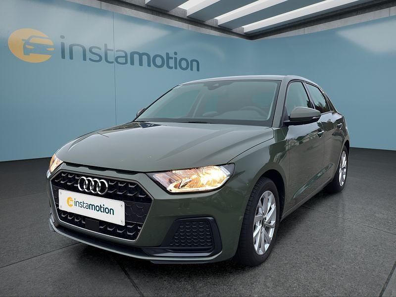 Grün Gebraucht 2025 Audi A1 Sportback Kleinwagen | 24.399 € (Etwas zu teuer) - Bild 1/4