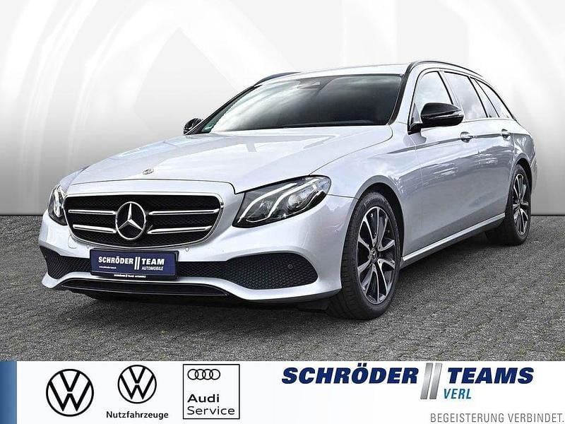 Schwarz Gebraucht 2019 Mercedes E220 Avantgarde Limousine | 28.790 € (Superpreis) - Bild 1/4