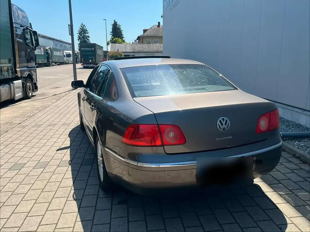 Gebraucht VW Phaeton 229 PS (168 kW) 2005 Braun Limousine