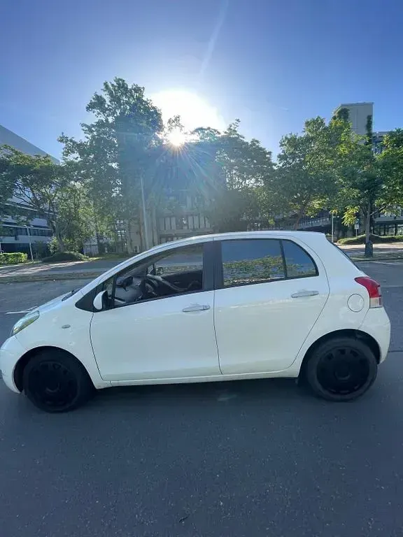 Gebraucht Toyota Yaris Life 101 PS (74 kW) 2010 Schwarz Kleinwagen