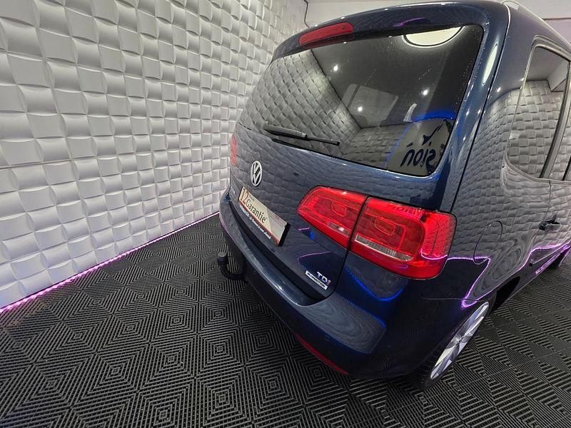 Gebraucht VW Touran Cup 105 PS (77 kW) 2015 Blau Van / Kleinbus