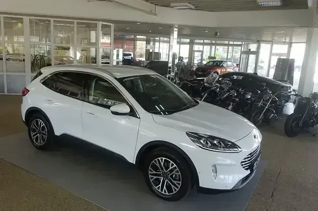 Gebraucht Ford Kuga Titanium 224 PS (164 kW) 2022 Weiß SUV