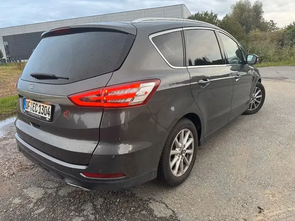 Gebraucht Ford S-MAX Titanium 179 PS (131 kW) 2016 Grau Van / Kleinbus