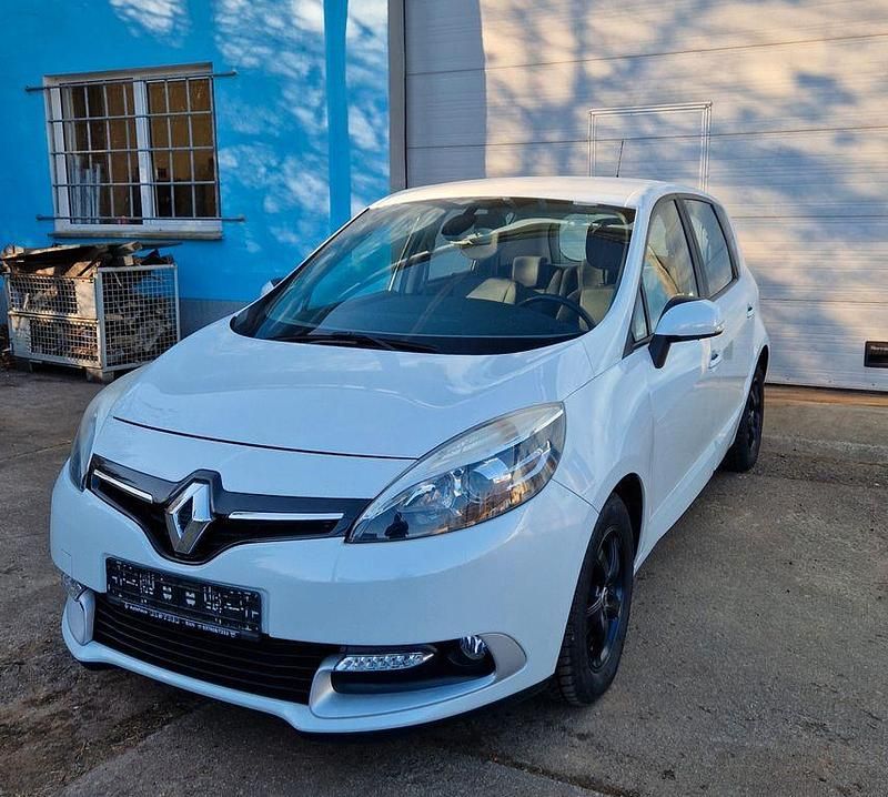 Weiß Gebraucht 2013 Renault Scénic III Dynamique Van / Kleinbus | 5.900 € (Guter Preis) - Bild 1/4