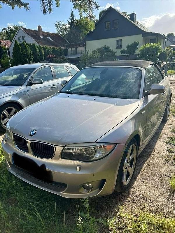 Gebraucht 2011 BMW 120 Cabriolet Sport Line Cabrio | 9.900 € (Fairer Preis) - Bild 1/4