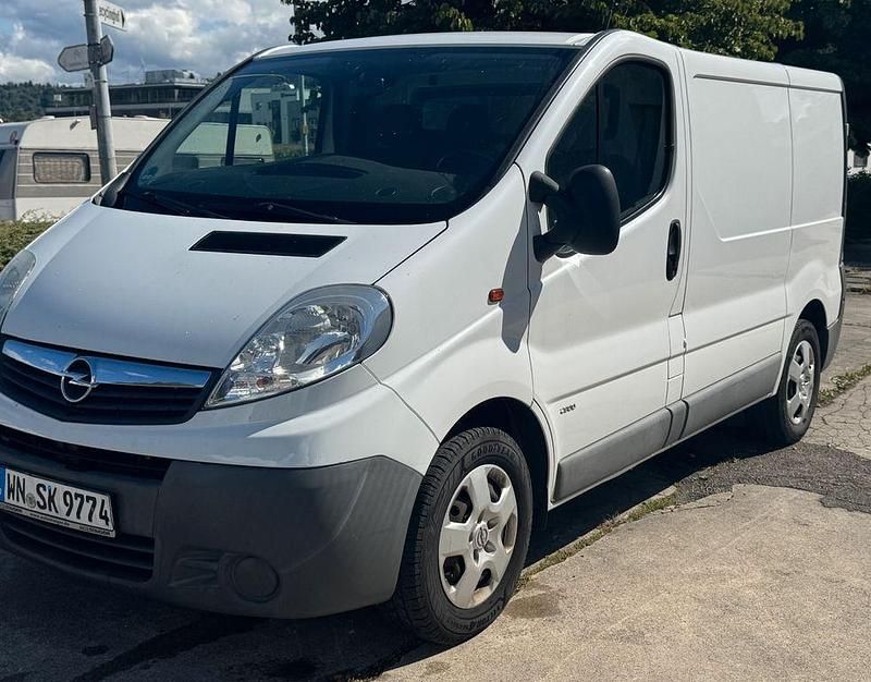 Weiß Gebraucht 2014 Opel Vivaro Van | 6.990 € (Fairer Preis) - Bild 1/4