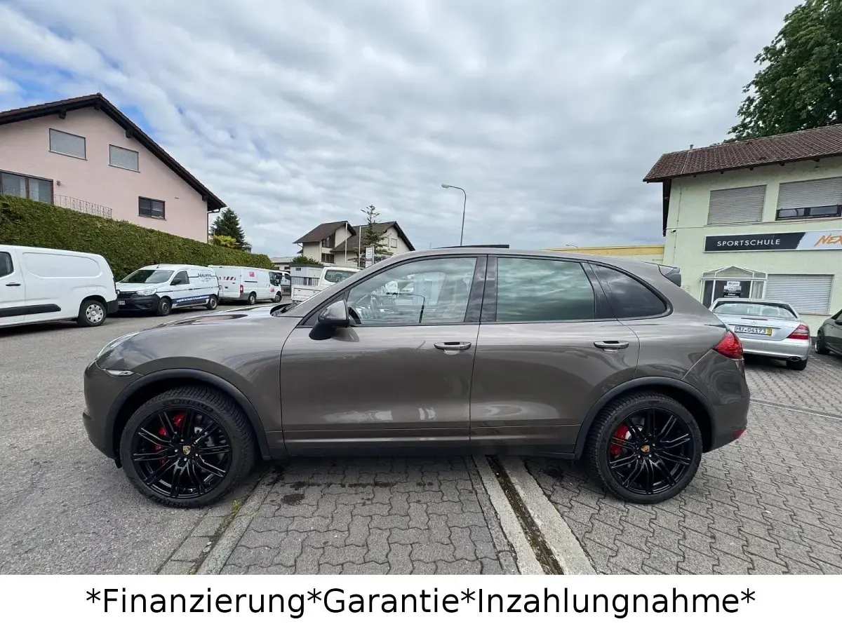 Gebraucht Porsche Cayenne Turbo 500 PS (367 kW) 2011 Braun SUV
